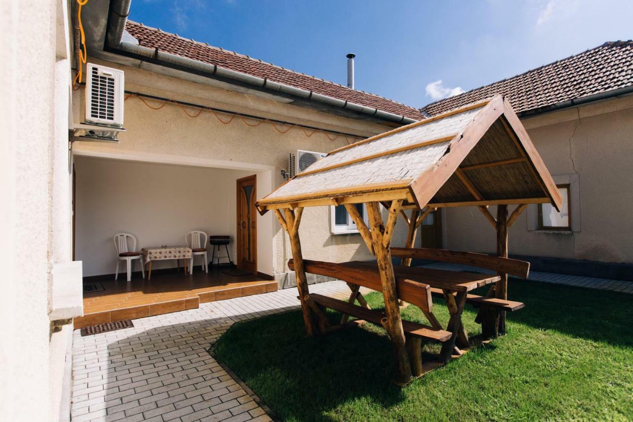 Mórahalom Lak6 Apartment מראה חיצוני תמונה