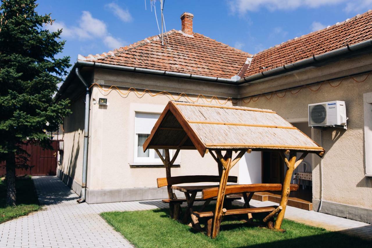Mórahalom Lak6 Apartment מראה חיצוני תמונה